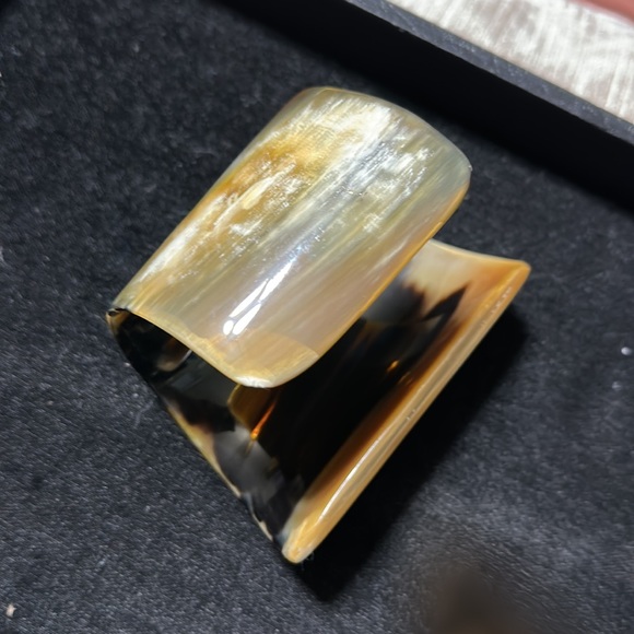 Multi colored asymmetrical Buffalo horn/bone bracelet OS and ring size 9. - Picture 3 of 5